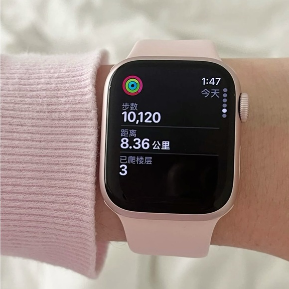Other - Smartwatch with Pink Band - FitBit Watch